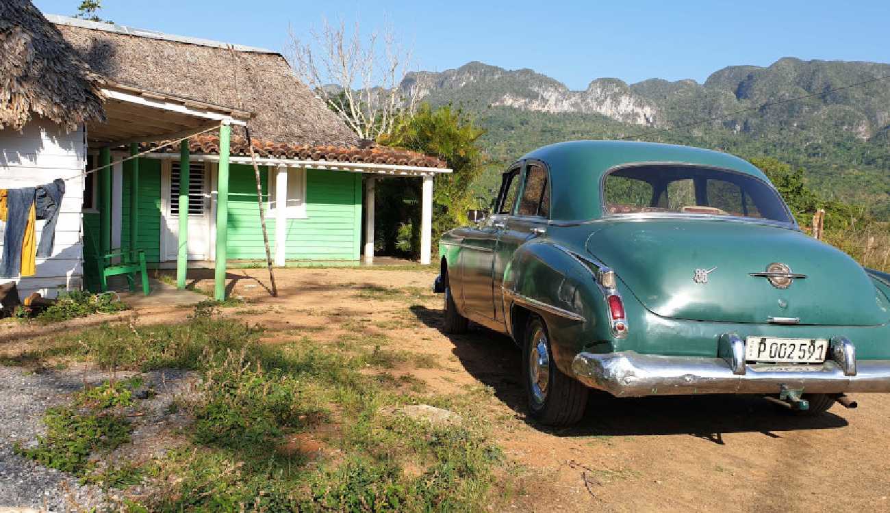 Best Cuba Car Rentals with Premium Hosting Service